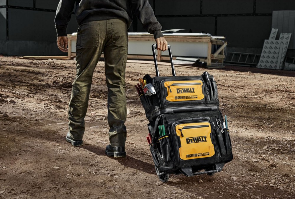 กระเป๋าล้อลาก DeWalt DWST60107-1 PRO Rolling Tool Bag ขนาด 18 นิ้ว ช่องใส่ของ 27 ช่อง