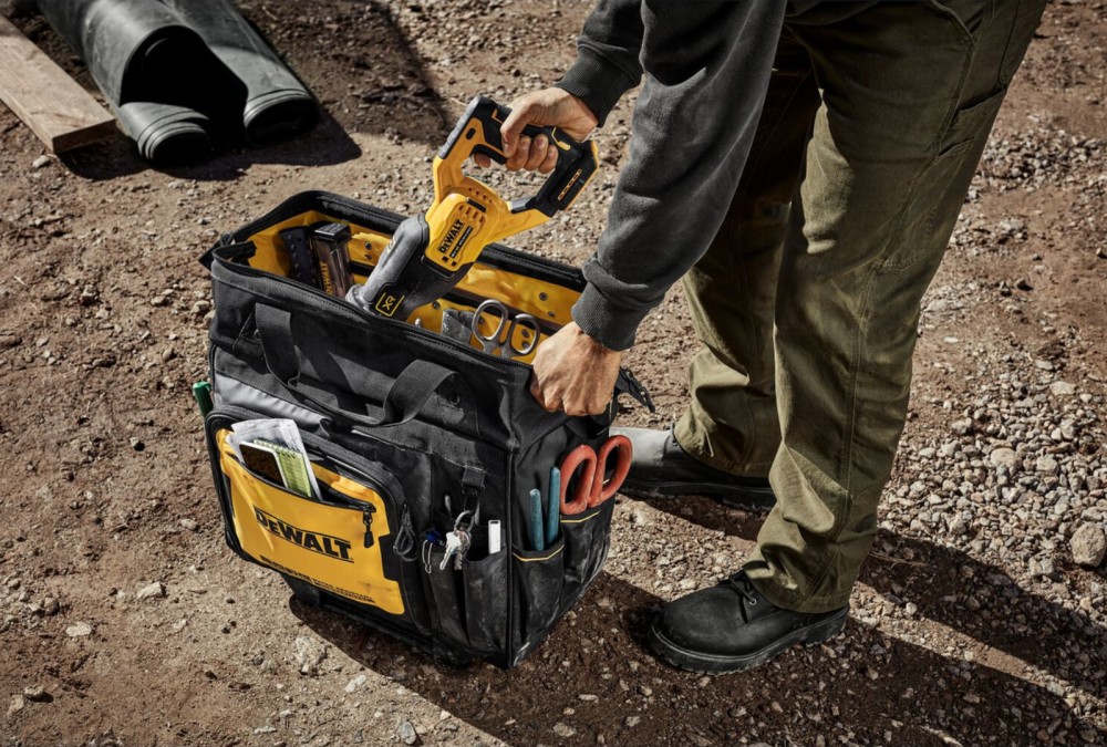 กระเป๋าล้อลาก DeWalt DWST60107-1 PRO Rolling Tool Bag ขนาด 18 นิ้ว ช่องใส่ของ 27 ช่อง