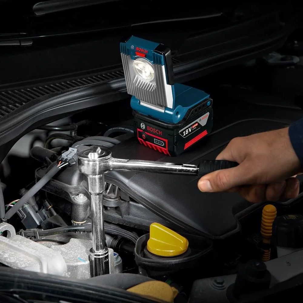 ไฟฉาย LED ไร้สาย BOSCH GLI VariLED Professional 18V ความสว่างสูงสุด 420 ลูเมน