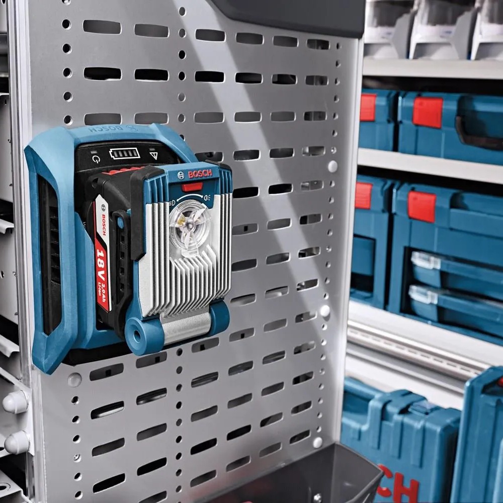 ไฟฉาย LED ไร้สาย BOSCH GLI VariLED Professional 18V ความสว่างสูงสุด 420 ลูเมน