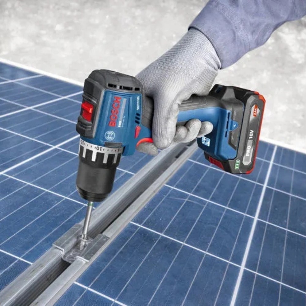 สว่านไร้สาย BOSCH GSR 18V-52 18V Brushless Motor หัวสว่านแบบหล็ก Key less พร้อมแบตเตอรี่และแท่นชาร์จ