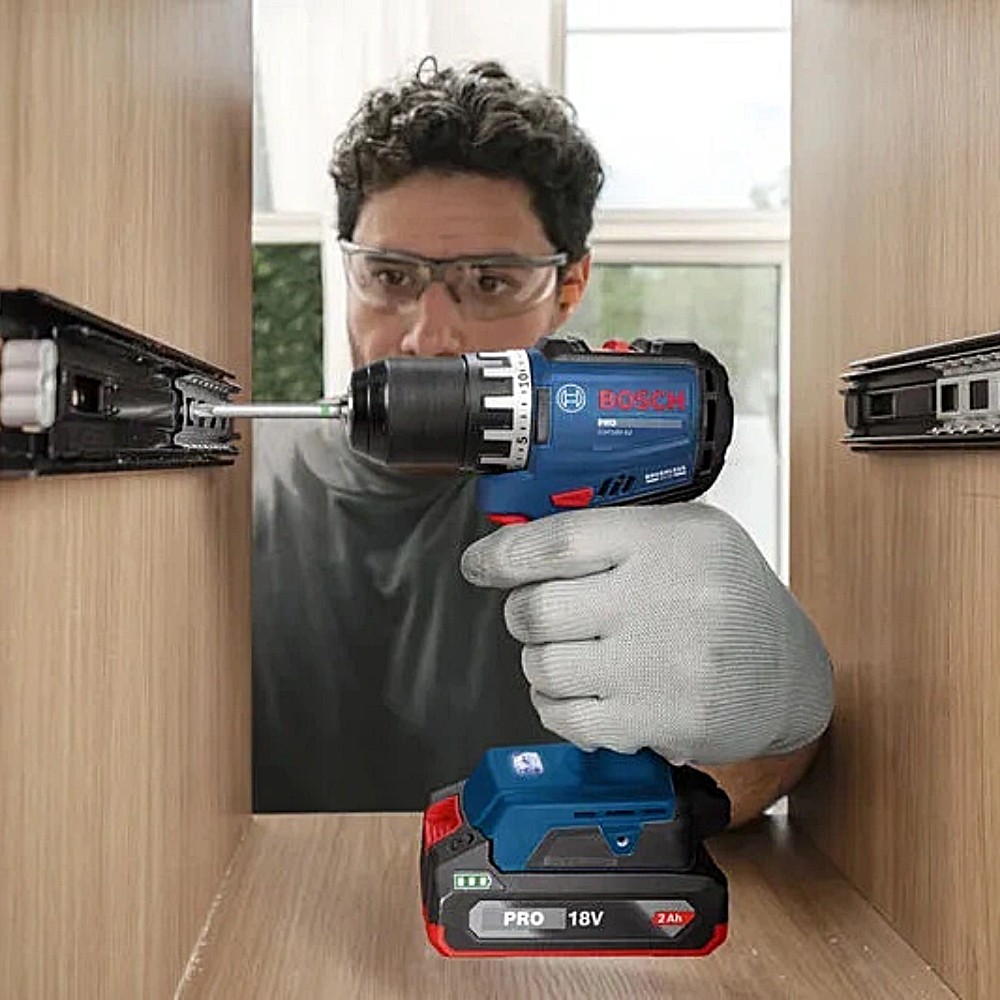 สว่านไร้สาย BOSCH GSR 18V-52 18V Brushless Motor หัวสว่านแบบหล็ก Key less พร้อมแบตเตอรี่และแท่นชาร์จ