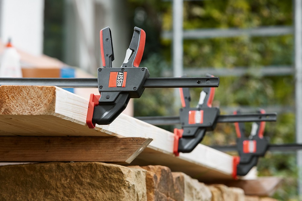 แคลมป์จับชิ้นงาน BESSEY ONE-HANDED CLAMP Heavey Duty 900 mm. EZXL90-9
