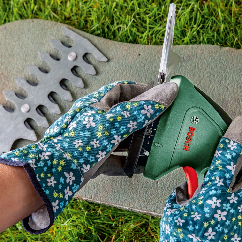เครื่องตัดแต่งกิ่งไม้ไร้สาย Bosch EasyShear