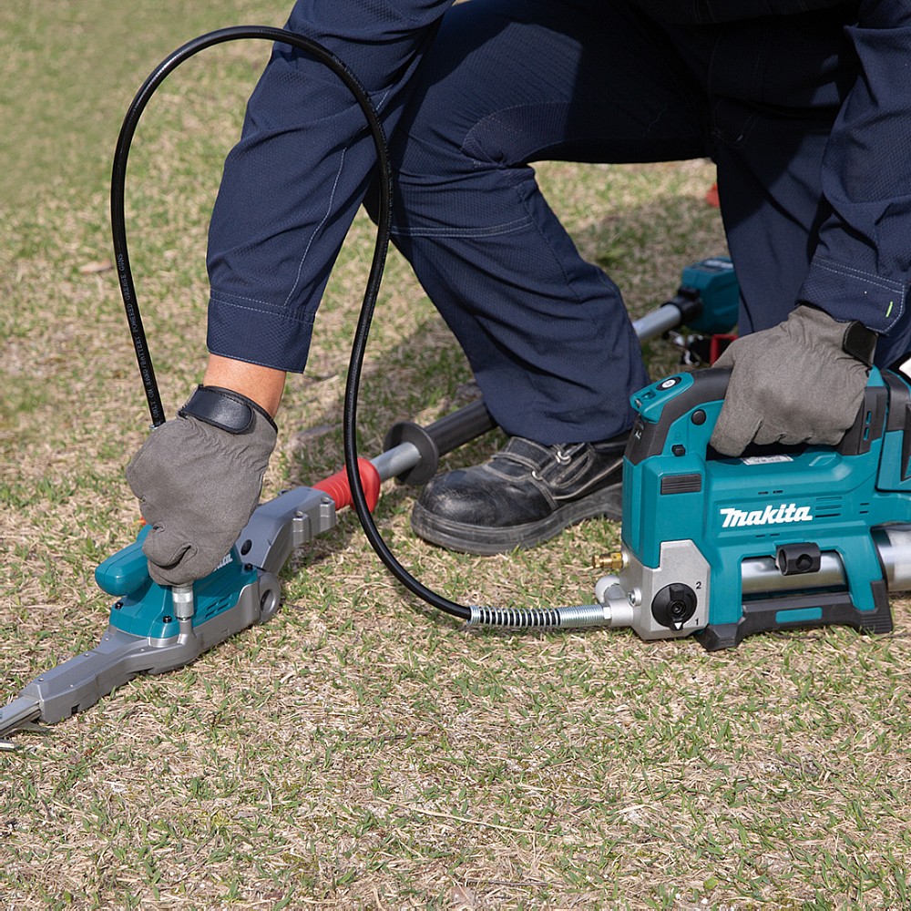 เครื่องเล็มพุ่มไม้ไร้สาย MAKITA UN001GZ 40Vmax ความยาวใบตัด 600 มม. ระยะฟัน 25 มม. (ตัวเปล่า)