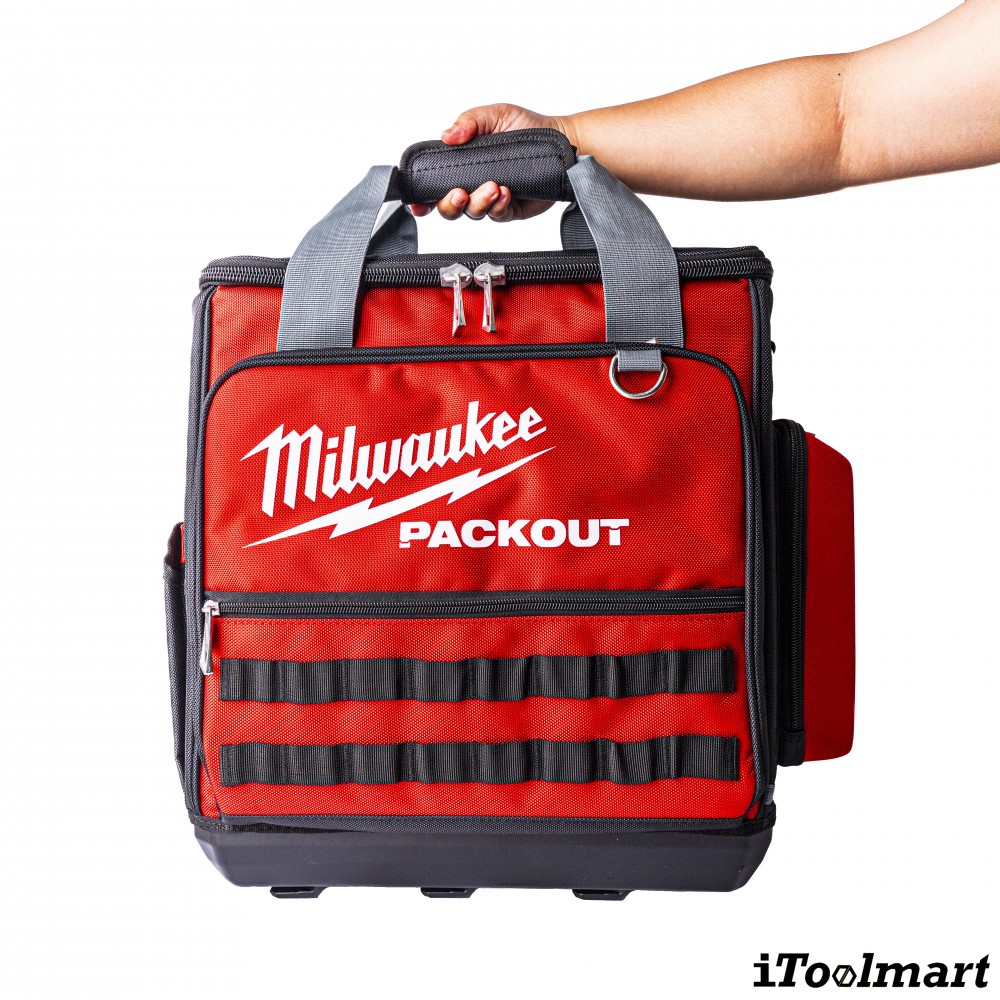 กระเป๋าสะพายข้าง Milwaukee 48 22 8300 PACKOUT สามารถต่อกับกล่องเครื่องมือได้