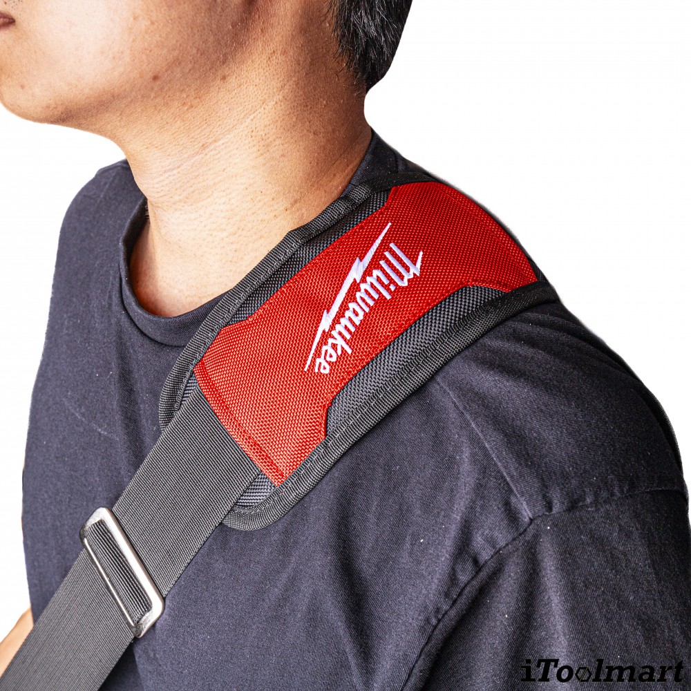 กระเป๋าสะพายข้าง Milwaukee 48 22 8300 PACKOUT สามารถต่อกับกล่องเครื่องมือได้
