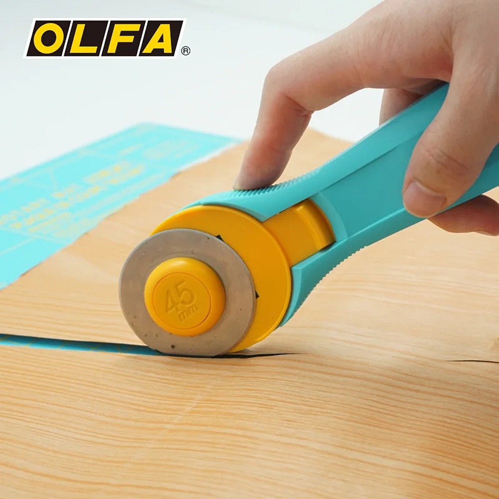 คัตเตอร์โรตารี่ OLFA RTY-2/C Rotary Cutter ขนาด 45 มม.