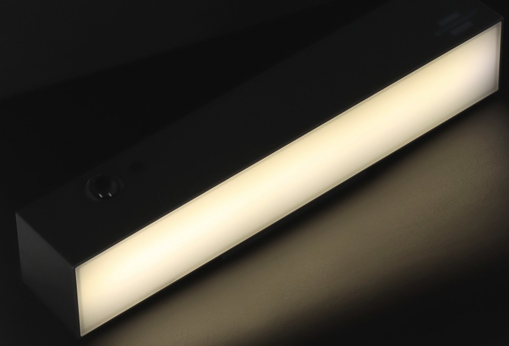 ไฟโซล่าเซลล์ Brennenstuhl SOL 1000 Cubus 1000lm IP54 Wall Light motion detector