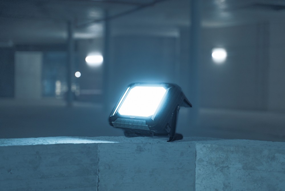 ไฟฉาย Brennenstuhl 3000 MA LED ความสว่าง 3150lm 18V MultiBattery 1173700007
