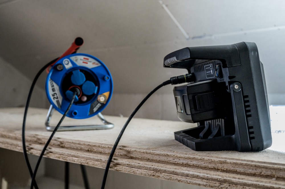 ไฟฉายแรงสูง Brennenstuhl 10050 MH LED Hybrid ความสว่าง 12500lm 18V MultiBattery 1173700001