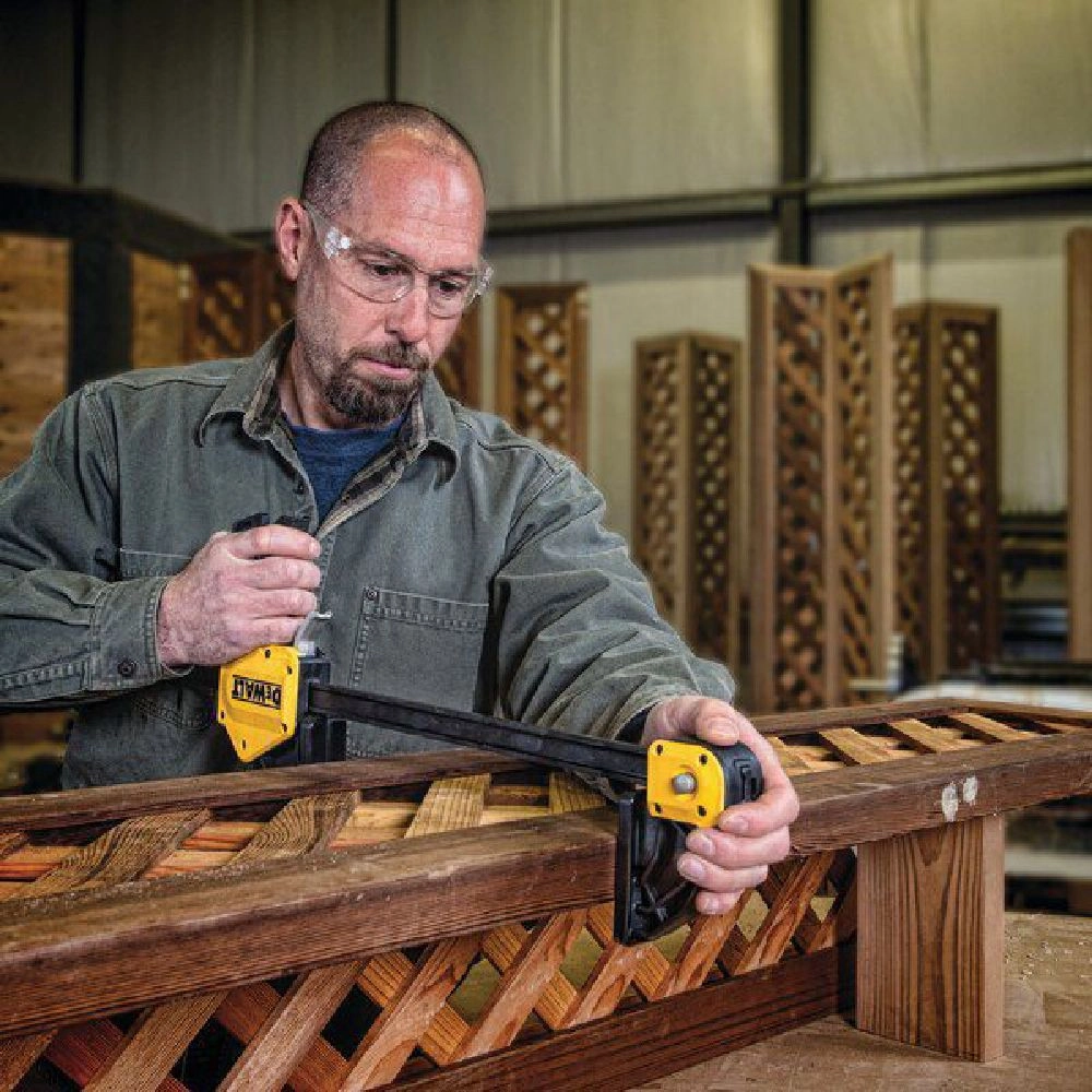 แคลมป์จับชิ้นงาน Dewalt DWHT0 83192 ขนาด 6 นิ้ว