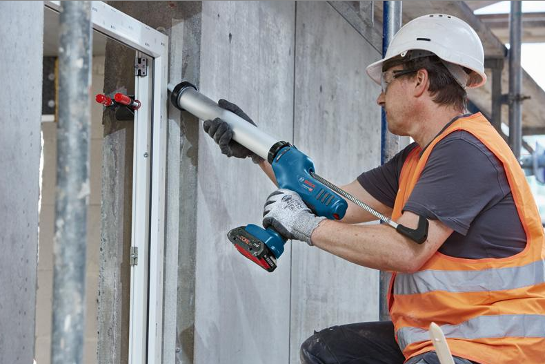 ปืนยิงกาวไร้สาย BOSCH GCG 18V 600  ตัวเปล่า 