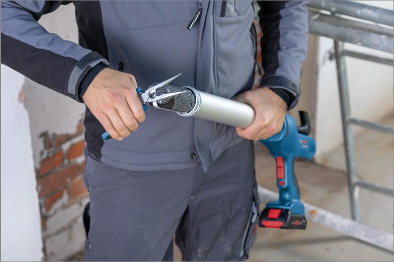 ปืนยิงกาวไร้สาย BOSCH GCG 18V 600  ตัวเปล่า 