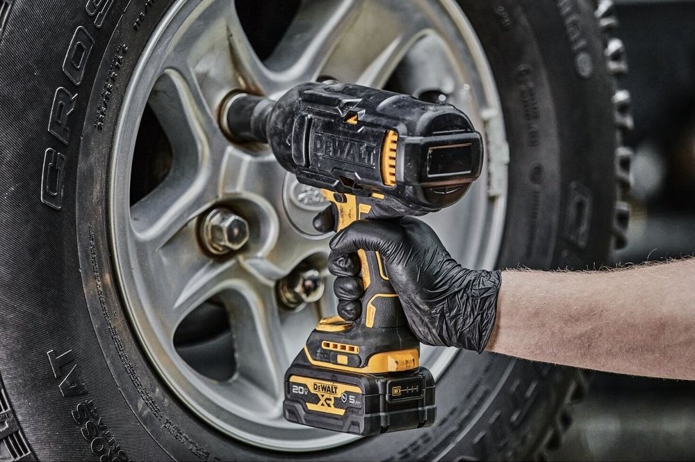 บล็อกกระแทกไร้สาย Dewalt DCF900N B1 ขนาด 1 2 นิ้ว แรงบิด 1350 Nm  20V   เครื่องเปล่า 