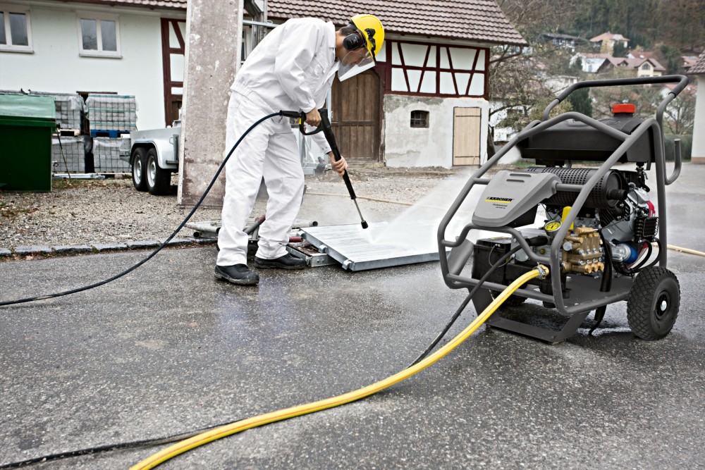 เครื่องฉีดน้ำแรงดันสูง Karcher HD 950 Ge 13675060