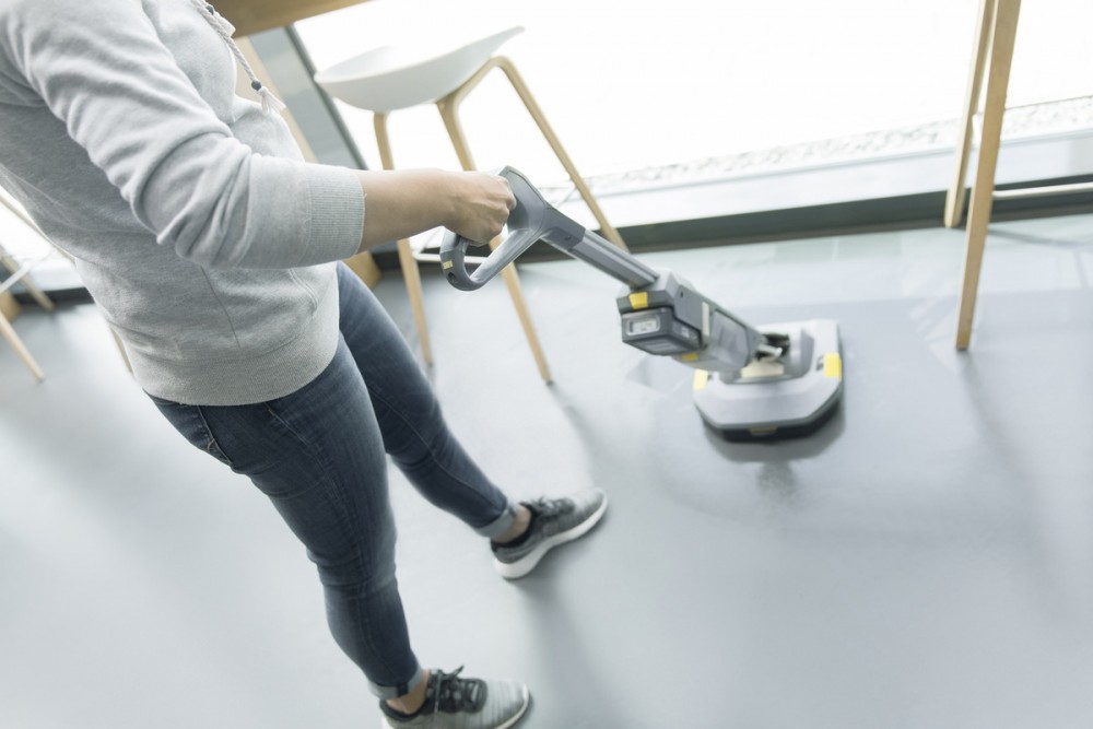 ไม้ถูพื้นไฟฟ้า Karcher BR 301 C Bp Pack 1830 EU New 17830500