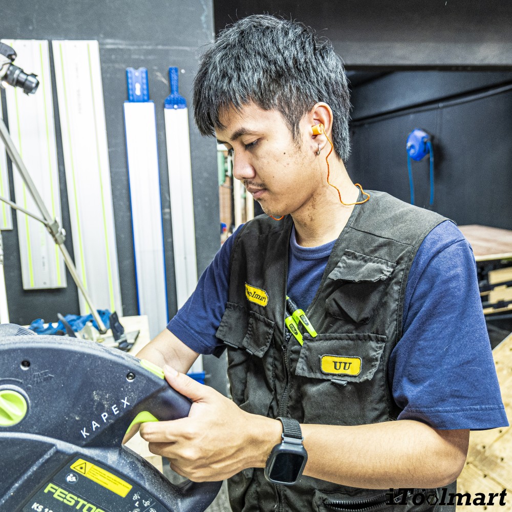 ที่อุดหู ลดเสียง 3M 1110 ชนิดมีสาย บรรจุซองพลาสติก ค่าการลดเสียง 29 เดซิเบล  1คู่ 