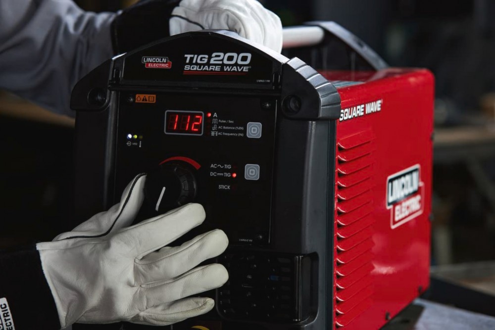 เครื่องเชื่อม TIG Lincoln Electric Square Wave® TIG 200 TIG Welder