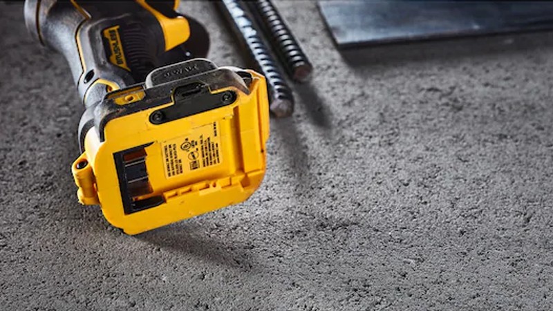 เครื่องตัดอเนกประสงค์ Dewalt DCS438B 20V ขนาด 76 มม. (ตัวเปล่า)