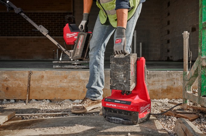 Milwaukee MXF HD812 ASIA MX FUEL™ REDLITHIUM™ 12.0Ah Battery