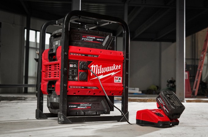 Milwaukee MXF HD812 ASIA MX FUEL™ REDLITHIUM™ 12.0Ah Battery