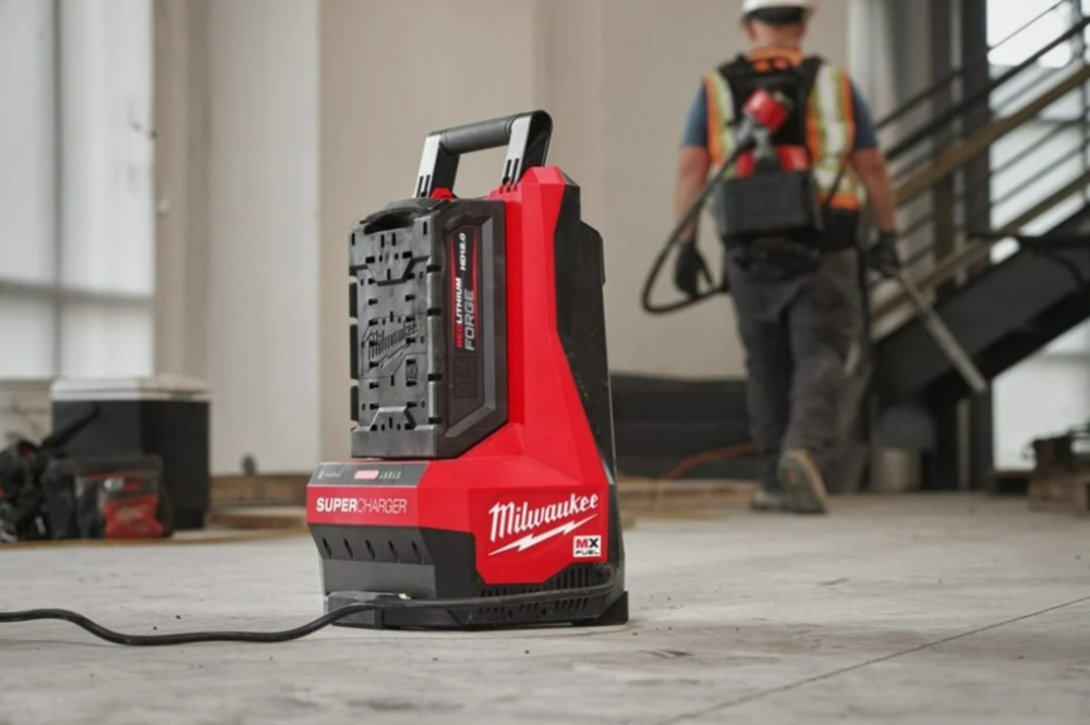 Milwaukee MXF SC TH MX FUEL™ SUPER CHARGER (Solo)
