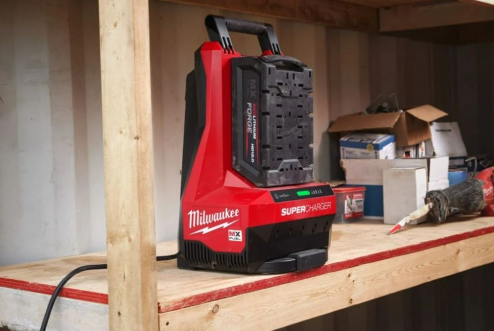 Milwaukee MXF SC TH MX FUEL™ SUPER CHARGER (Solo)