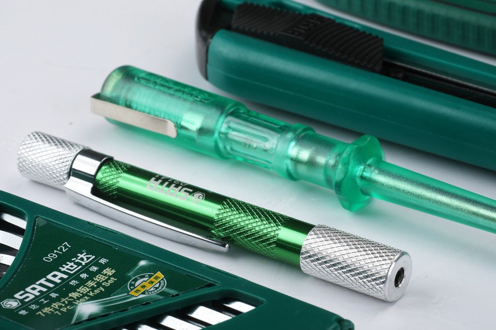 ชุดเครื่องมือช่างติดบ้าน SATA 05166 จำนวน 28 ชิ้น 