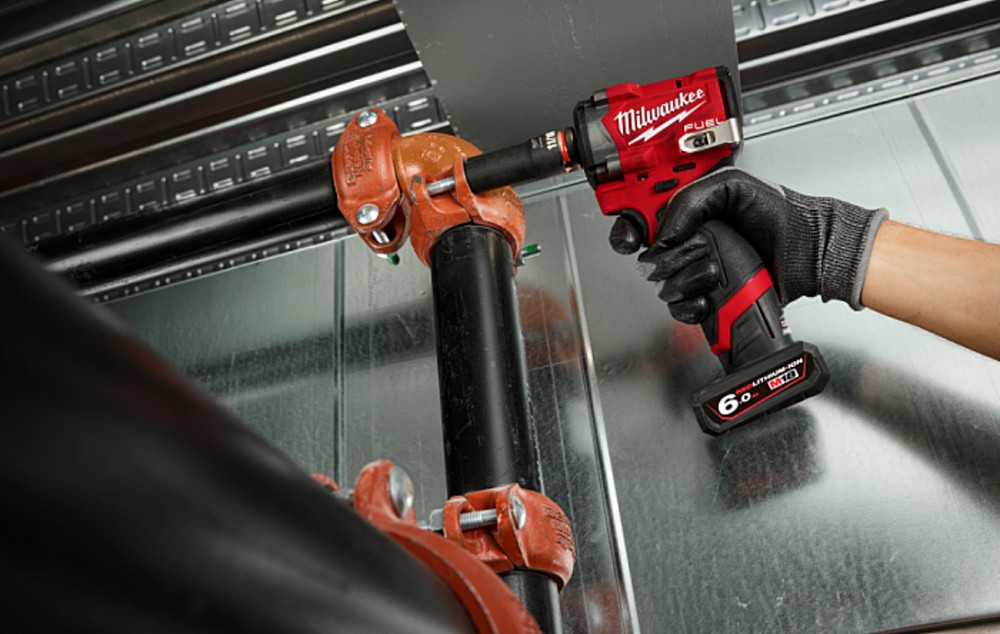 ไขควงกระแทกไร้สาย Milwaukee M12 FIW2F12-0 ขนาด 1/2 นิ้ว (ตัวเปล่า)