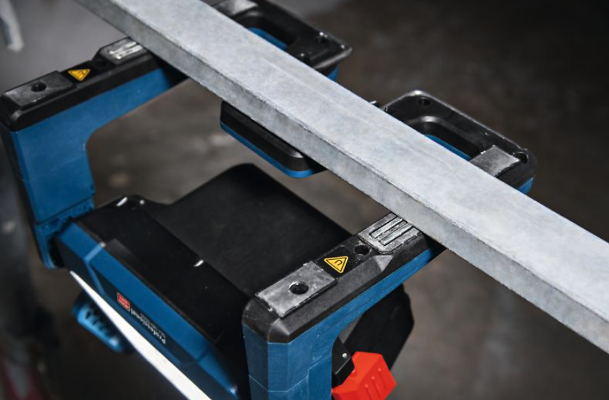 ไฟส่องสว่างไร้สาย BOSCH GLI18V 5000 Pro Heavy Duty ความสว่างสูงสุด 5000 ลูเมน  ตัวเปล่า  