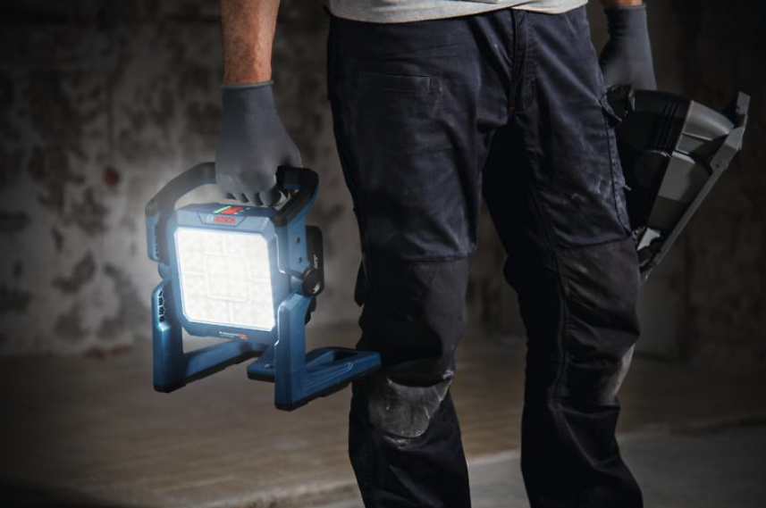 ไฟส่องสว่างไร้สาย BOSCH GLI18V 5000 Pro Heavy Duty ความสว่างสูงสุด 5000 ลูเมน  ตัวเปล่า  