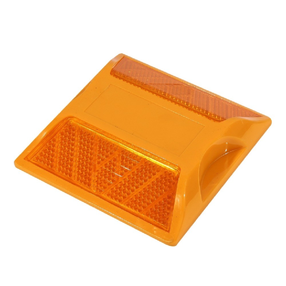 หมุดสะท้อนแสงพลาสติก POLO รุ่น MP591 0150 ขนาด 100 × 100 × 20 MM 