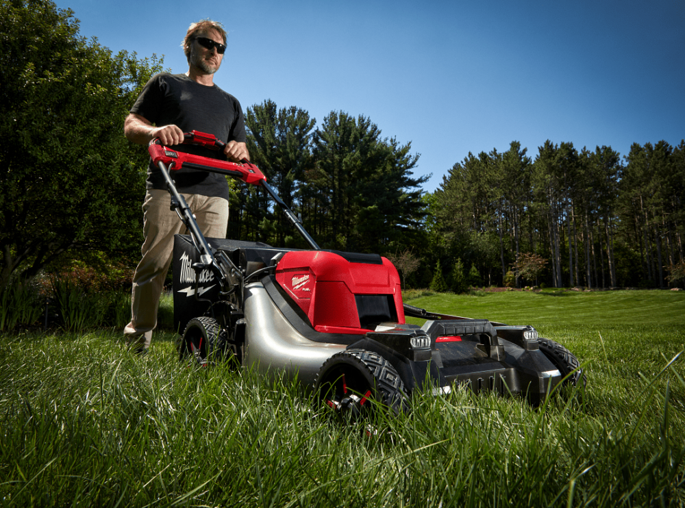 รถเข็นตัดหญ้าไร้สาย ระบบแบตเตอรี่คู่ 21 นิ้ว MILWAUKEE M18 F2LM53-0 18V (เครื่องเปล่า) cordless lawn mower 21-inch dual battery system