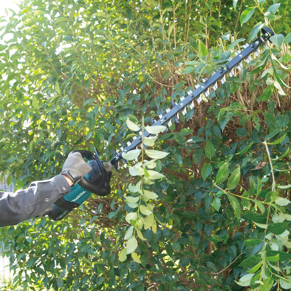 เครื่องตัดแต่งกิ่งไม้ไร้สาย MAKITA UH007GZ 40Vmax (ตัวเปล่า) Cordless hedge trimmer