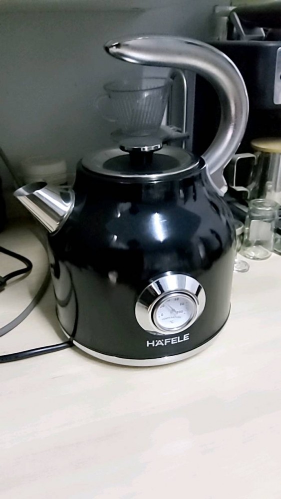 กาต้มน้ำร้อนไฟฟ้า สไตล์วินเทจ 1.7 ลิตร HAFELE สีดำ Vintage electric kettle