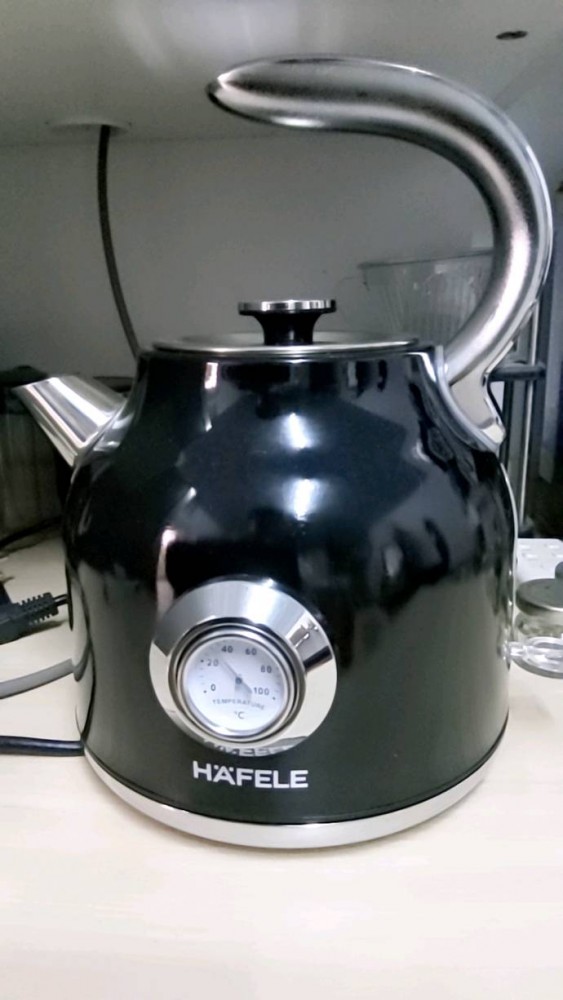 กาต้มน้ำร้อนไฟฟ้า สไตล์วินเทจ 1.7 ลิตร HAFELE สีดำ Vintage electric kettle