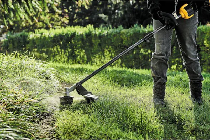 เครื่องเล็มหญ้าไร้สาย DEWALT DCMAS5713X1-B1 54V หน้ากว้าง 380 มม.