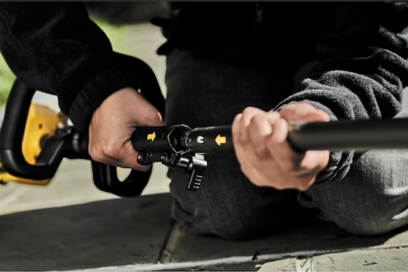 เครื่องเล็มหญ้าไร้สาย DEWALT DCMAS5713X1-B1 54V หน้ากว้าง 380 มม.