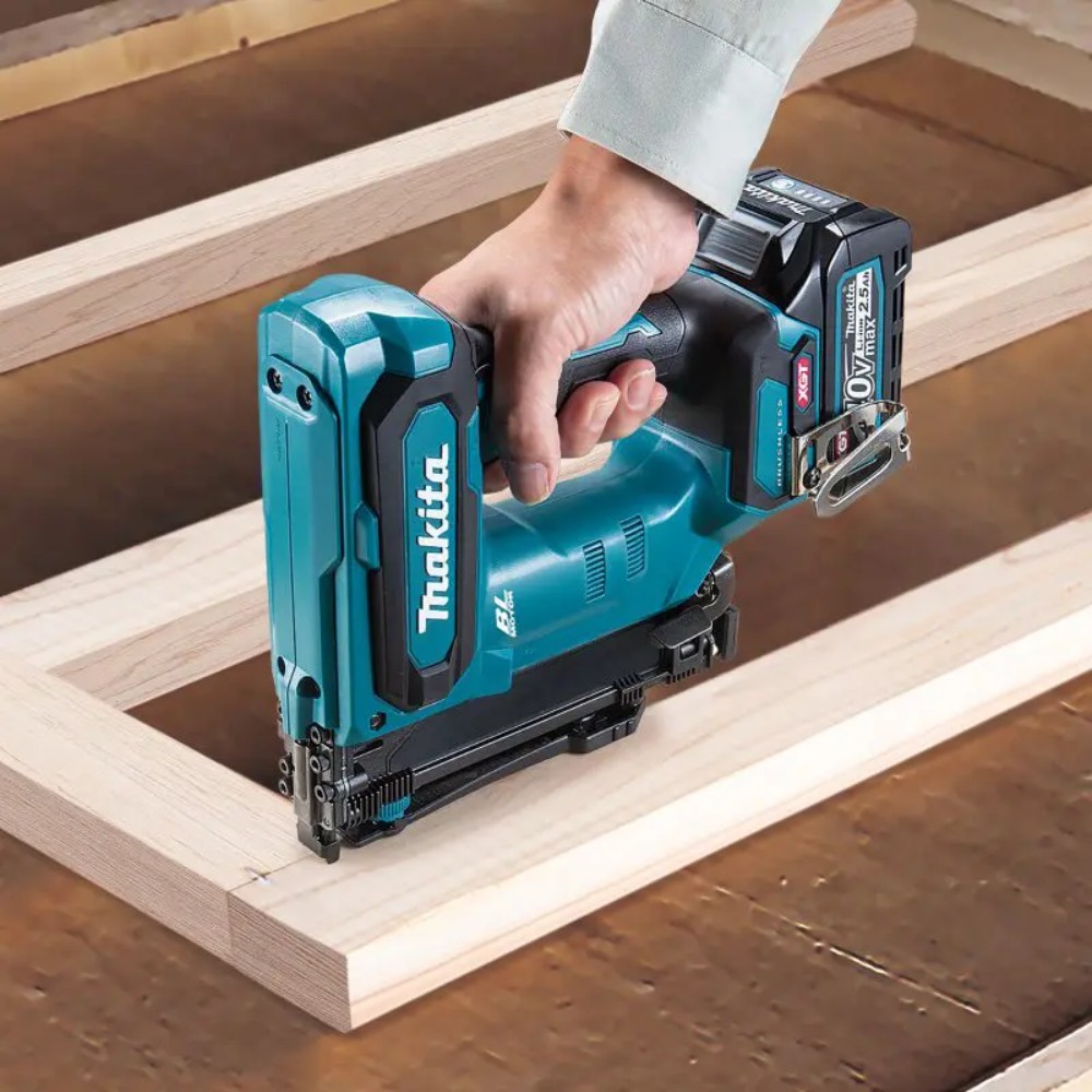 เครื่องยิงแม๊กไร้สาย 10 มม. MAKITA ST002GZ 40Vmax (ตัวเปล่า)