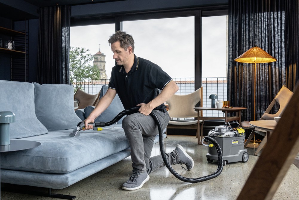เครื่องซักพรม แบบดูดกลับ Karcher Puzzi 8/1 แรงดันไฟฟ้า 220 - 240 โวลต์ 1.100-240.0