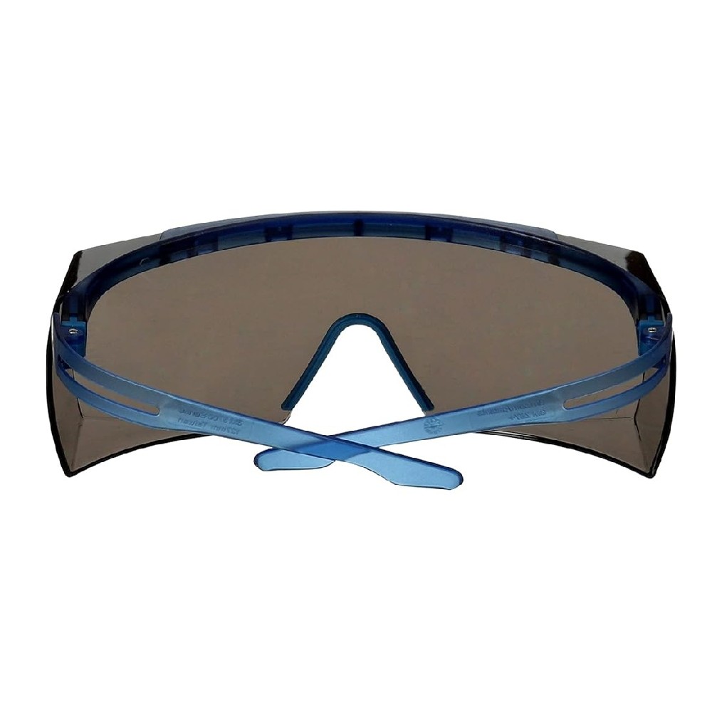 แว่นตานิรภัย 3M SecureFit™ SF3702ASGAF Scotchgard™ ขาแว่นสีน้ำเงิน เลนส์เทา