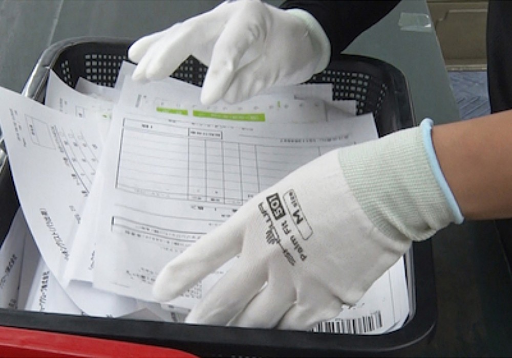 ถุงมือยูรีเทน SHOWA GLOVES Unlined B0501 Film Reinforced Palm Fit Gloves สีขาว Size L