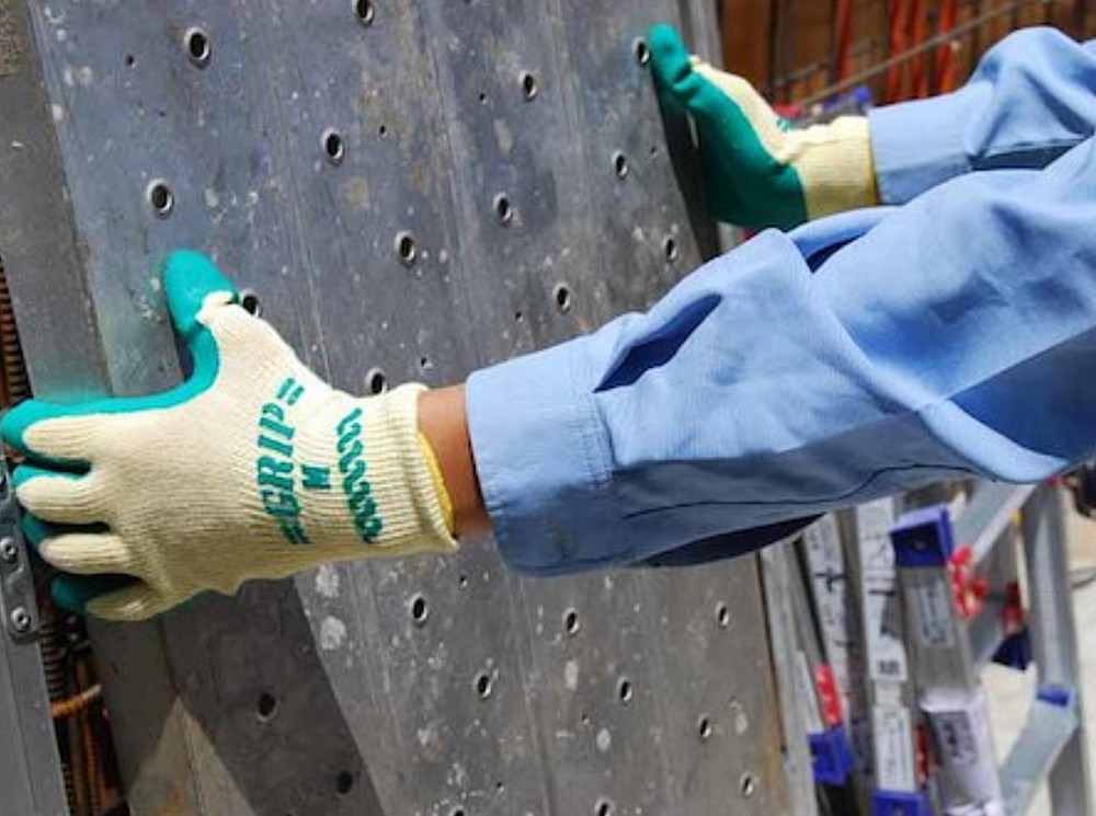 ถุงมือ อเนกประสงค์ SHOWA GLOVES Rubber Back-opened Gloves Grip ไซส์ S (3 คู่)
