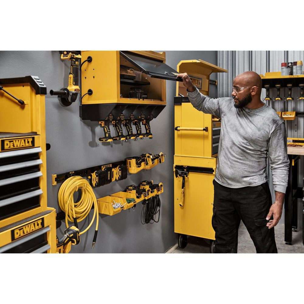 ตะขอคู่แขวนเครื่องมือแบตเตอรี่ DEWALT DWST82819