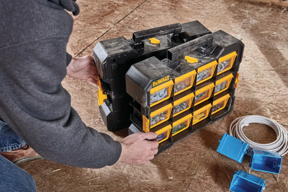 กล่องฝาใส DEWALT DWST14121 แบบถอดได้ จำนวน 12 ช่อง 