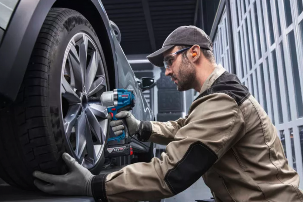 บล็อกกระแทกไร้สาย BOSCH GDS 18V-780 Professional ขนาด 1/2 นิ้ว แรงบิด 1000 นิวตันเมตร (ตัวเปล่า)