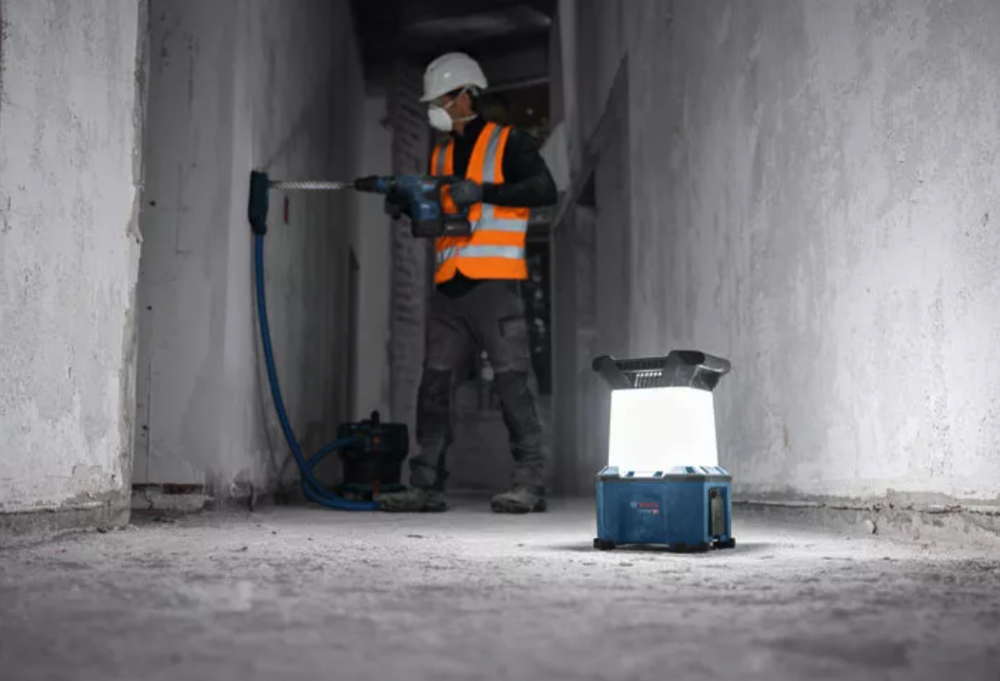 ไฟส่องสว่างไร้สาย BOSCH GLA 18VH-7500 Professional ความสวาสงสูงสุด 7500 ลูเมน (ตัวเปล่า)