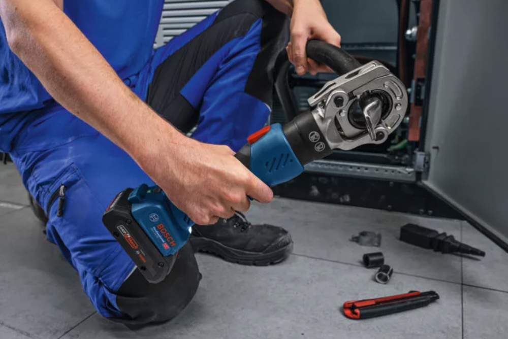 เครื่องย้ำสายไฟไร้สาย BOSCH GPH 18V-60 Professional ระบบไฮดรอลิค แรงย้ำสูงสุด 60 kN (ตัวเปล่า)