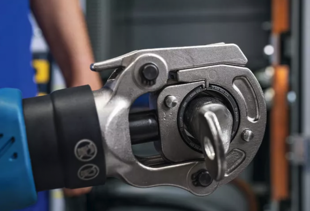 เครื่องย้ำสายไฟไร้สาย BOSCH GPH 18V-60 Professional ระบบไฮดรอลิค แรงย้ำสูงสุด 60 kN (ตัวเปล่า)